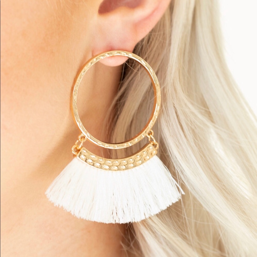 Paparazzi this is so Sparta gold post earring